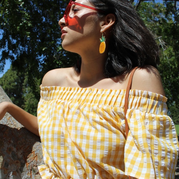 🚨END OF SUMMER SALE// Yellow 2 piece Set - Picture 7 of 8